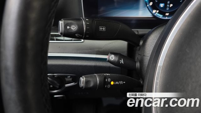 Mercedes-Benz E-Class 2018 — photo 18