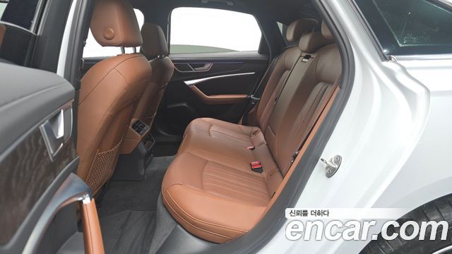 Audi A6 2021 — photo 18