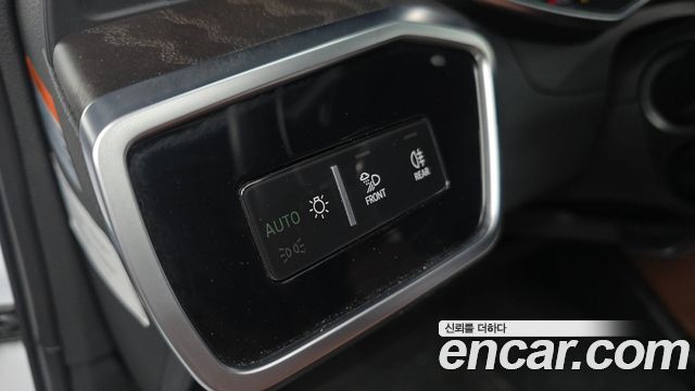 Audi A6 2021 — photo 28