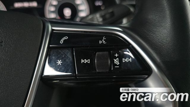 Audi A6 2021 — photo 31