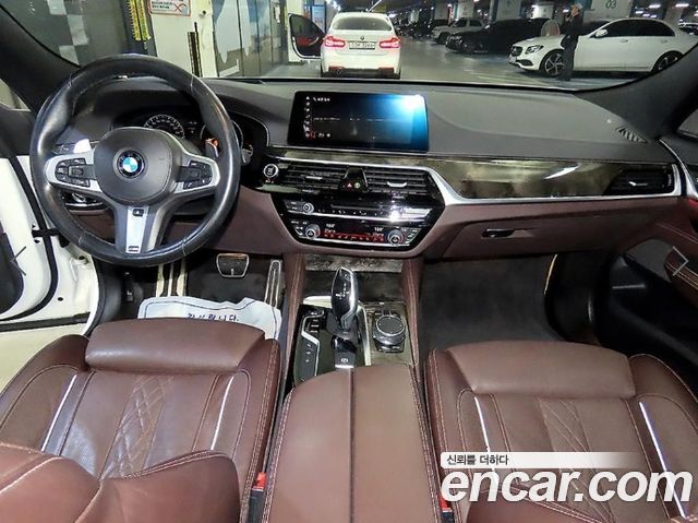 BMW Gran Turismo 2019 — photo 10