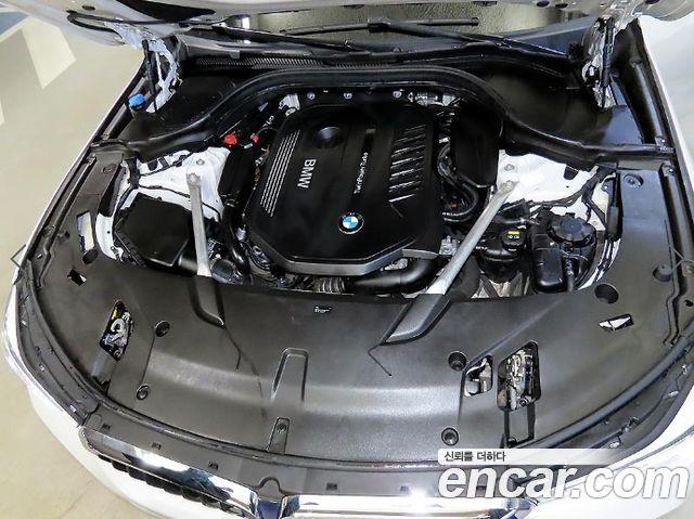 BMW Gran Turismo 2019 — photo 19