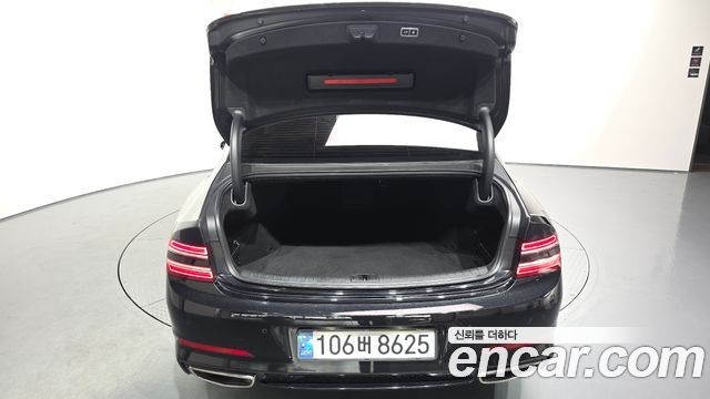 Genesis G80 2022 — photo 26