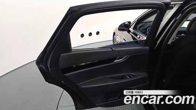Genesis G80 2022 — photo 15