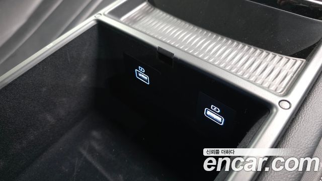 Genesis G80 2022 — photo 32