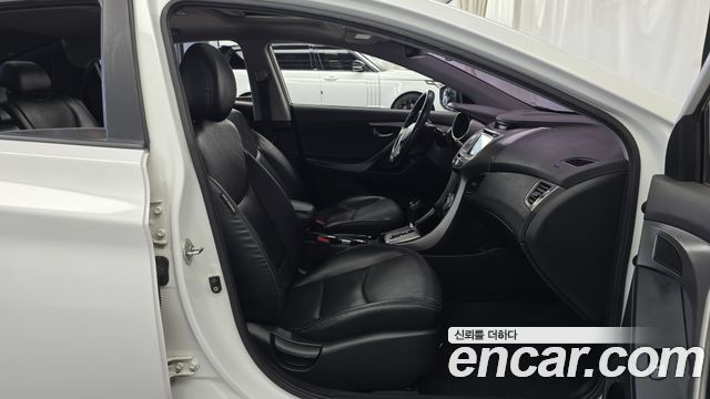 Hyundai AVANTE 2012 — photo 11