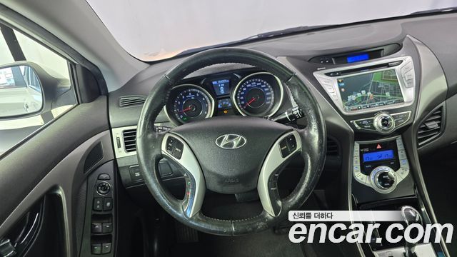 Hyundai AVANTE 2012 — photo 13