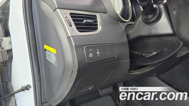 Hyundai AVANTE 2012 — photo 16