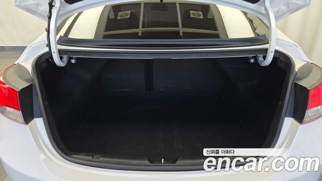 Hyundai AVANTE 2012 — photo 20