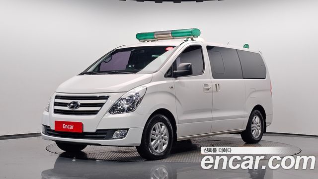 Hyundai Starex 2017 — photo 1