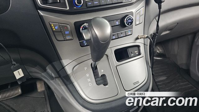 Hyundai Starex 2017 — photo 9