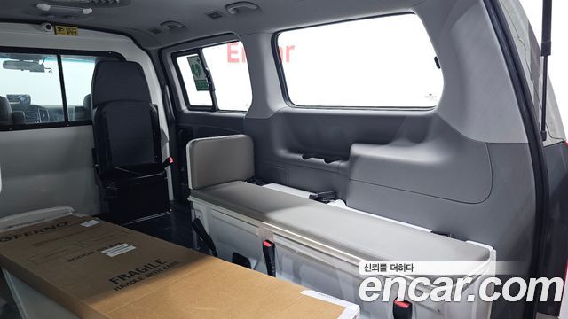 Hyundai Starex 2017 — photo 12