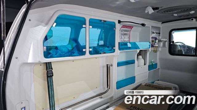 Hyundai Starex 2017 — photo 13