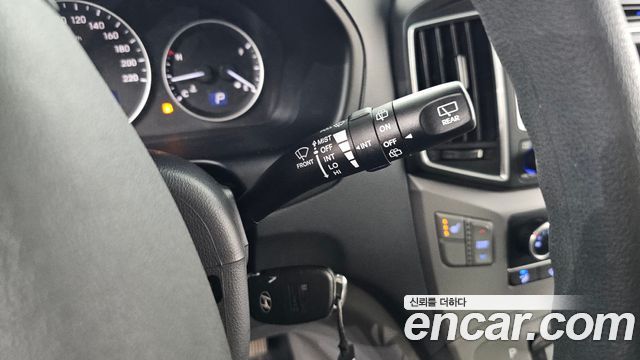 Hyundai Starex 2017 — photo 16
