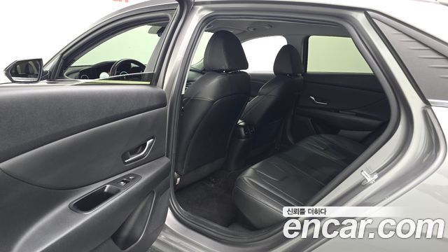 Hyundai AVANTE 2021 — photo 18
