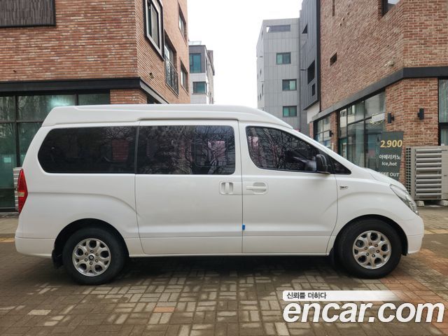 Hyundai Starex 2011 — photo 1