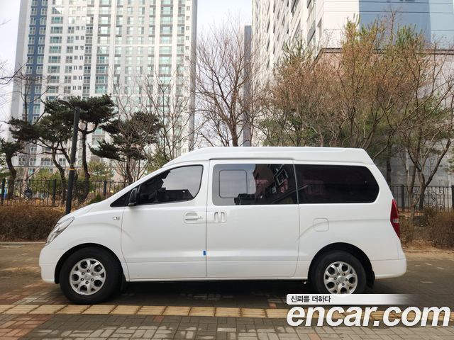 Hyundai Starex 2011 — photo 2