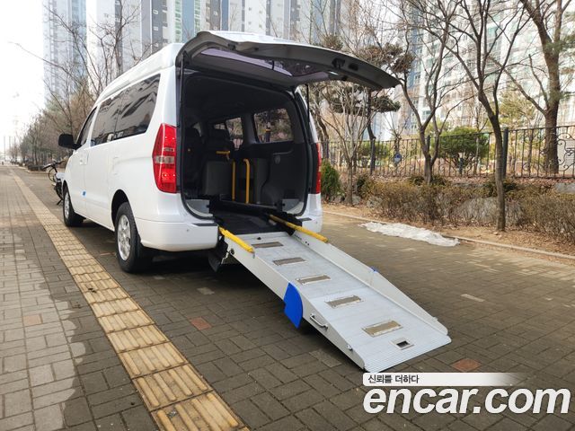 Hyundai Starex 2011 — photo 8