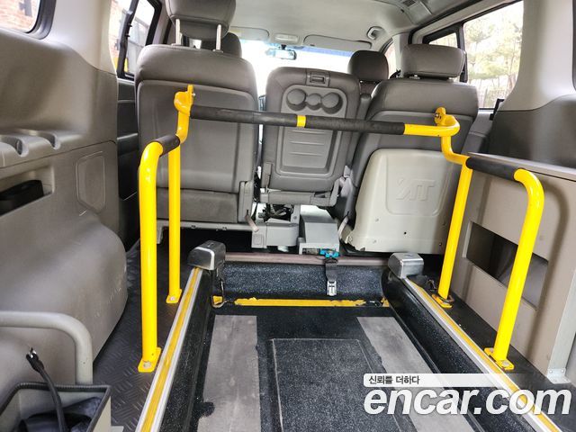 Hyundai Starex 2011 — photo 9