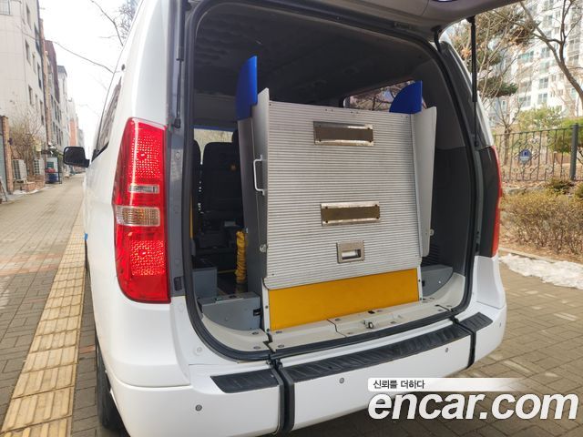 Hyundai Starex 2011 — photo 11