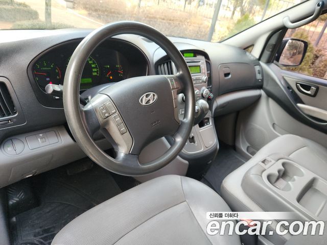 Hyundai Starex 2011 — photo 13