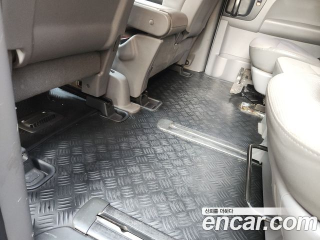 Hyundai Starex 2011 — photo 14