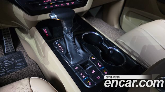Kia Canival 2020 — photo 12