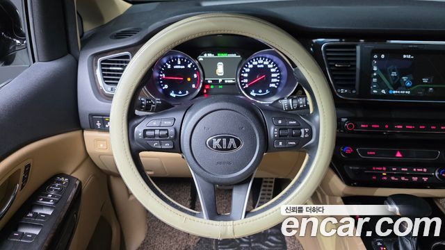 Kia Canival 2020 — photo 19