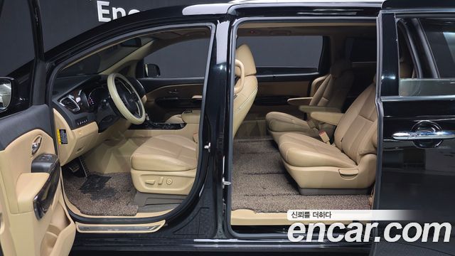Kia Canival 2020 — photo 22