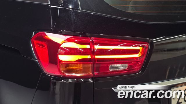 Kia Canival 2020 — photo 9