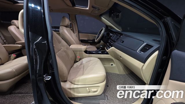Kia Canival 2020 — photo 29