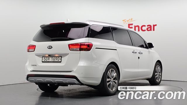 Kia Canival 2018 — photo 2