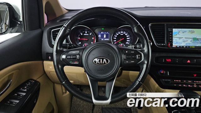 Kia Canival 2018 — photo 12