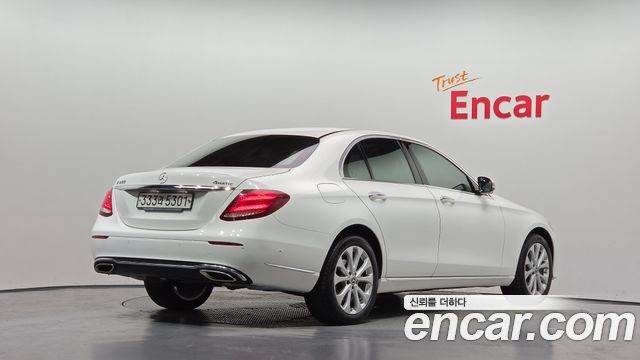 Mercedes-Benz E-Class 2020 — photo 2