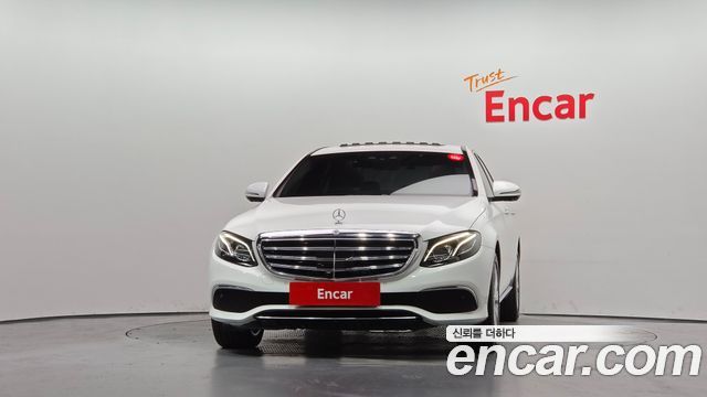Mercedes-Benz E-Class 2020 — photo 3