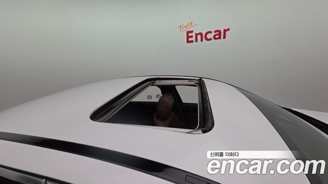 Mercedes-Benz E-Class 2020 — photo 18