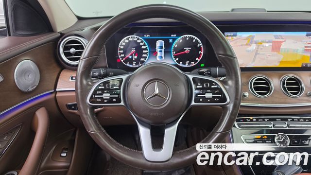 Mercedes-Benz E-Class 2020 — photo 22