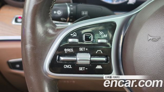 Mercedes-Benz E-Class 2020 — photo 23