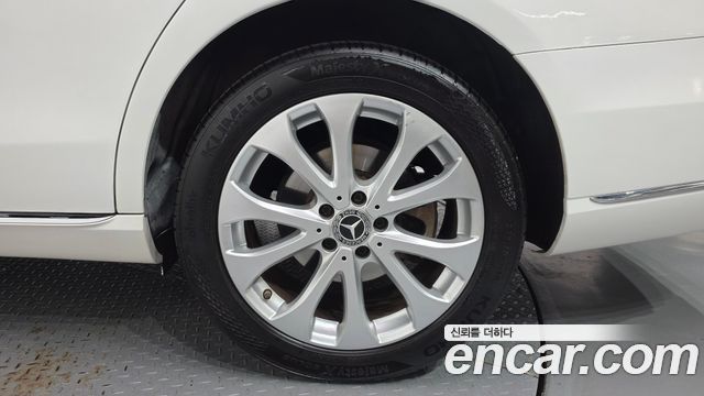 Mercedes-Benz E-Class 2020 — photo 7