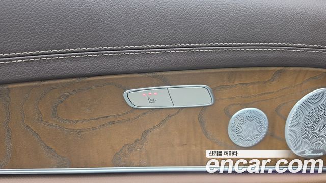 Mercedes-Benz E-Class 2020 — photo 31