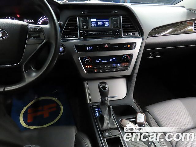 Hyundai Sonata 2016 — photo 17