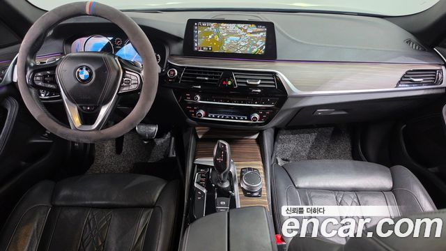 BMW 5-Series 2017 — photo 10