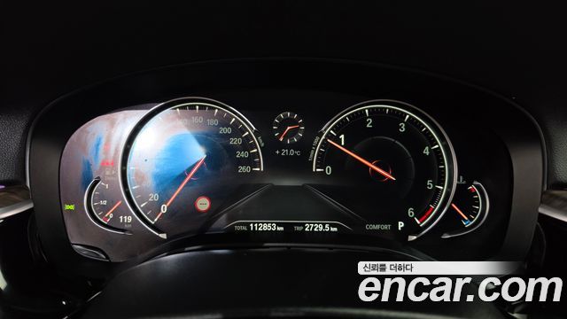 BMW 5-Series 2017 — photo 11