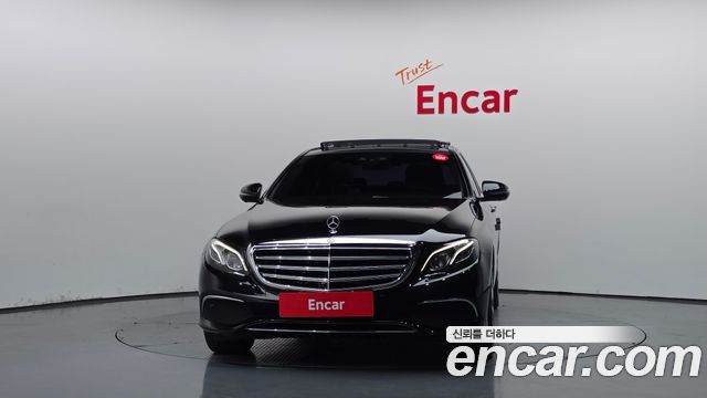 Mercedes-Benz E-Class 2017 — photo 3