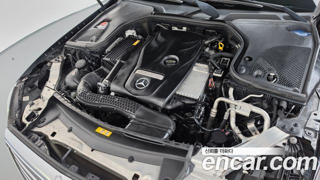 Mercedes-Benz E-Class 2017 — photo 6