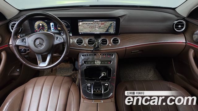 Mercedes-Benz E-Class 2017 — photo 7