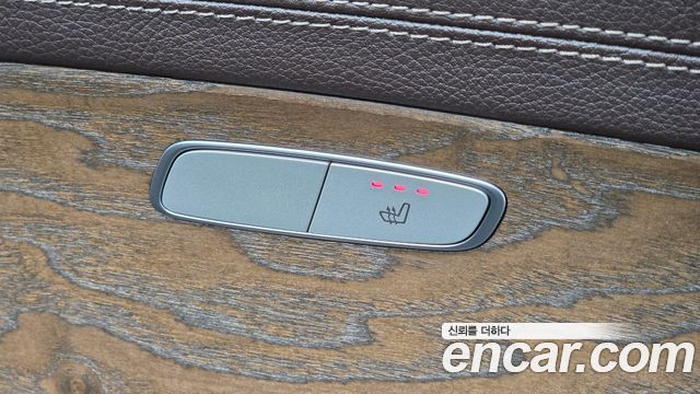Mercedes-Benz E-Class 2017 — photo 18