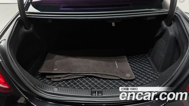 Mercedes-Benz E-Class 2017 — photo 20