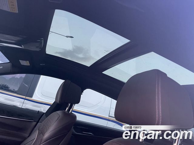 BMW Gran Turismo 2019 — photo 10