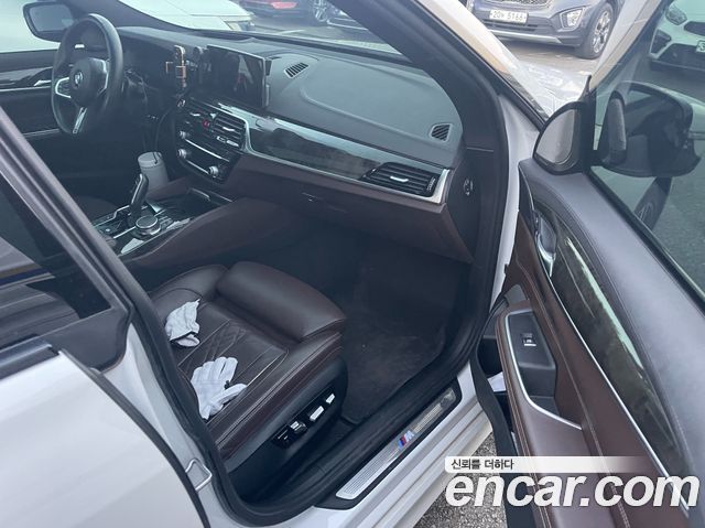 BMW Gran Turismo 2019 — photo 13